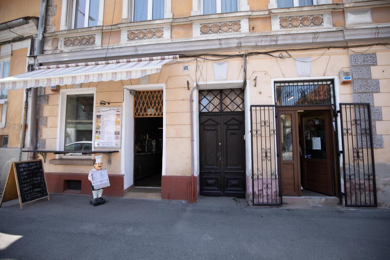 Studio Manzur Braşov Exteriör bild